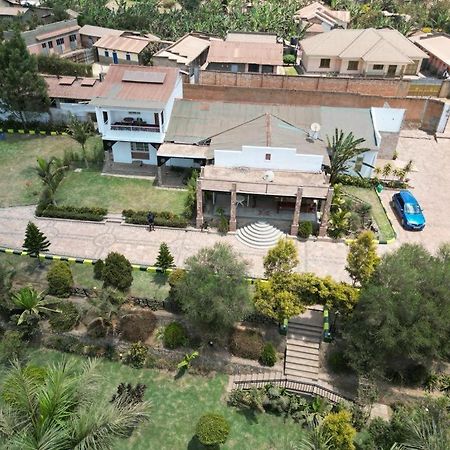 Riverside Resort Hotel Kabale Buitenkant foto