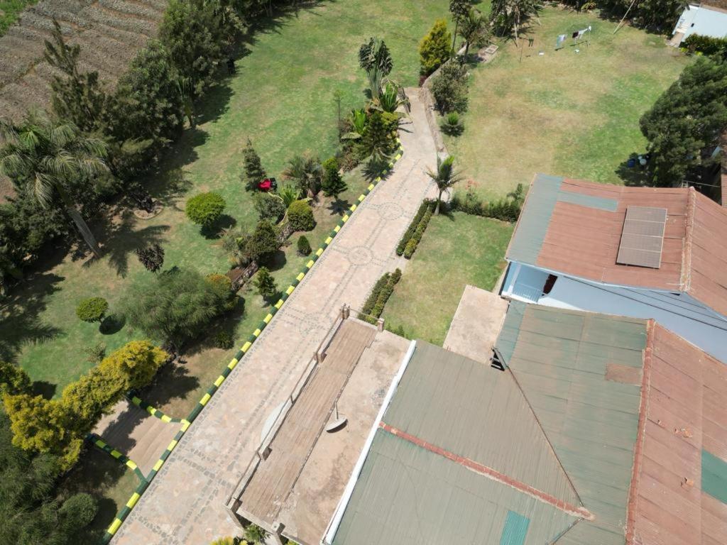 Riverside Resort Hotel Kabale Buitenkant foto