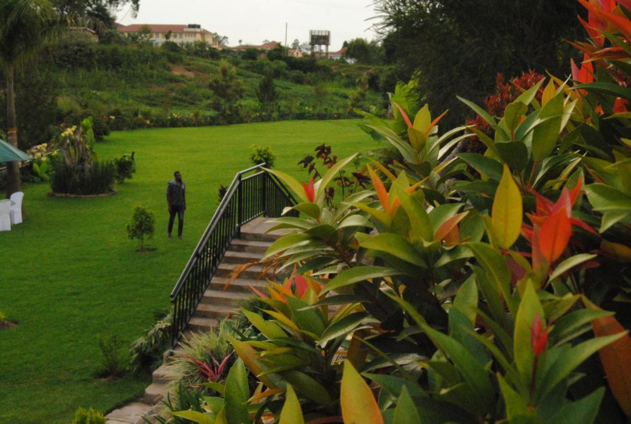 Riverside Resort Hotel Kabale Buitenkant foto