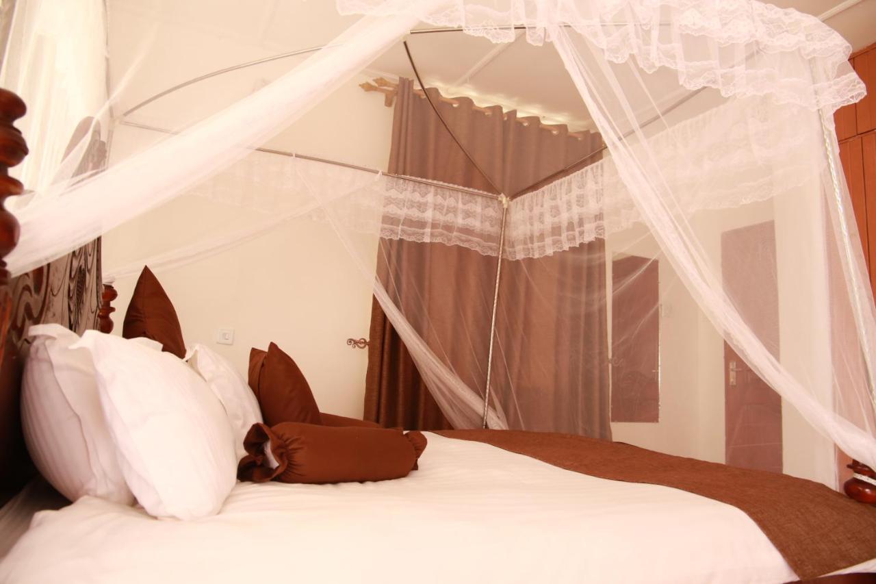 Riverside Resort Hotel Kabale Buitenkant foto