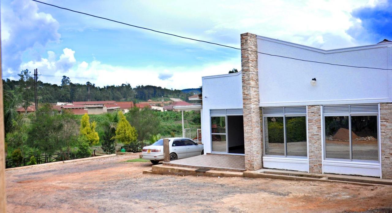 Riverside Resort Hotel Kabale Buitenkant foto