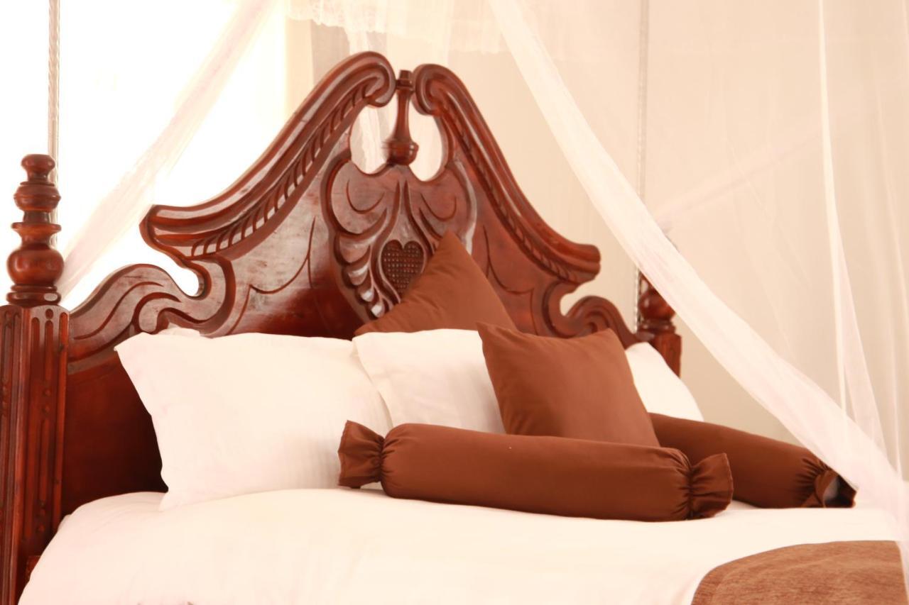 Riverside Resort Hotel Kabale Buitenkant foto