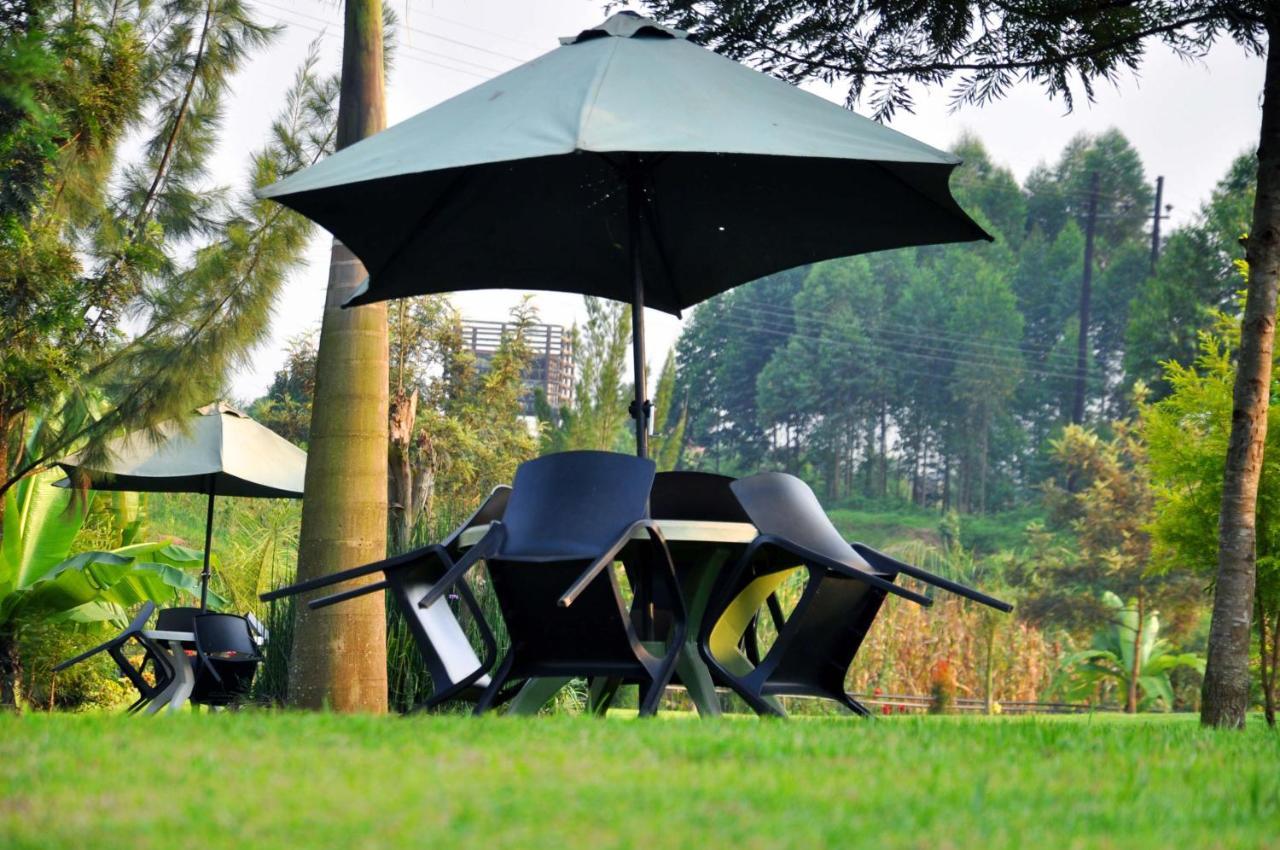Riverside Resort Hotel Kabale Buitenkant foto
