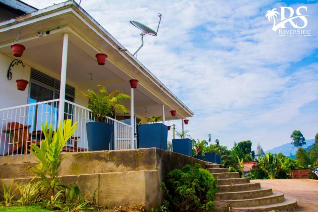 Riverside Resort Hotel Kabale Buitenkant foto
