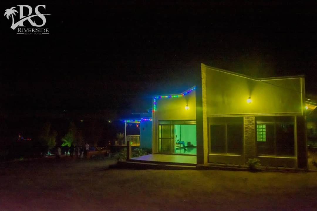 Riverside Resort Hotel Kabale Buitenkant foto